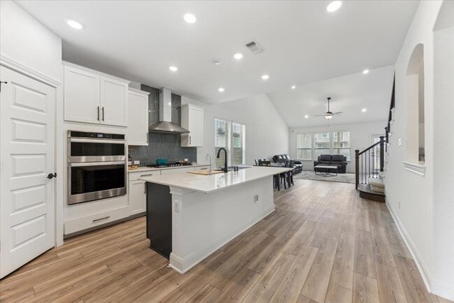 Building Photo - Fabulous home in Leander's Horizon Lake Community!