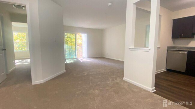 Building Photo - 1221 Waterford Dr