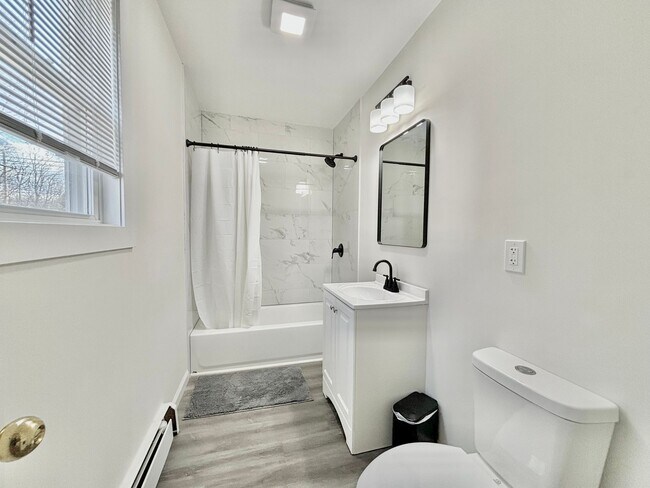 Building Photo - The Lodge on Benham - Rooms for Rent
