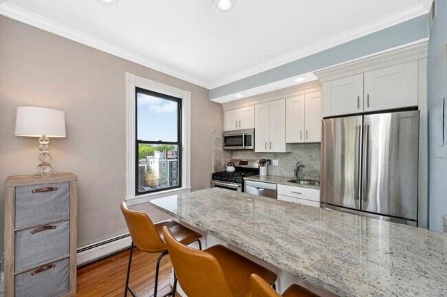 Building Photo - 58 Winthrop St
