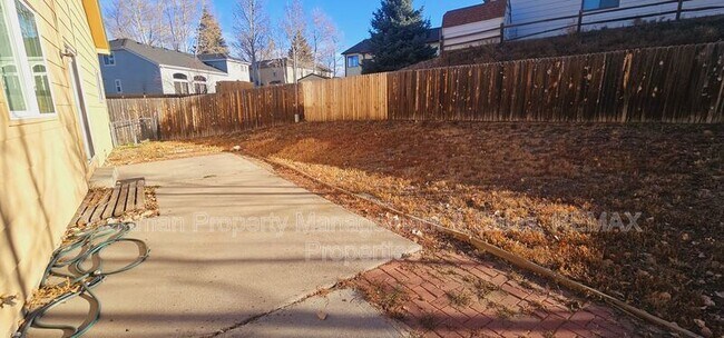 Building Photo - 6555 Holt Dr