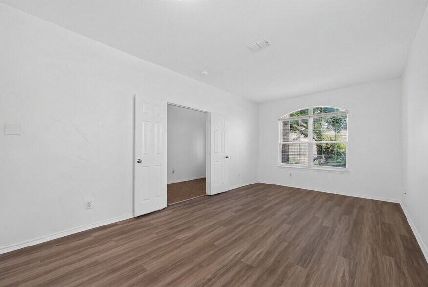 Building Photo - 1009 Youkum Ct