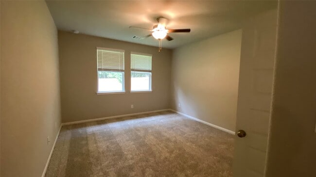 Building Photo - 7059 Silverleaf Oak St