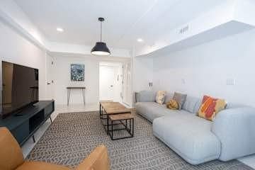 Building Photo - 72 Ledge Rd