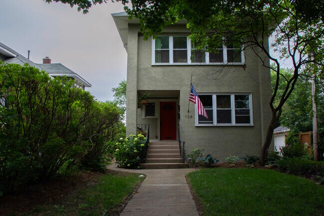 Primary Photo - 134 S Lombard Ave