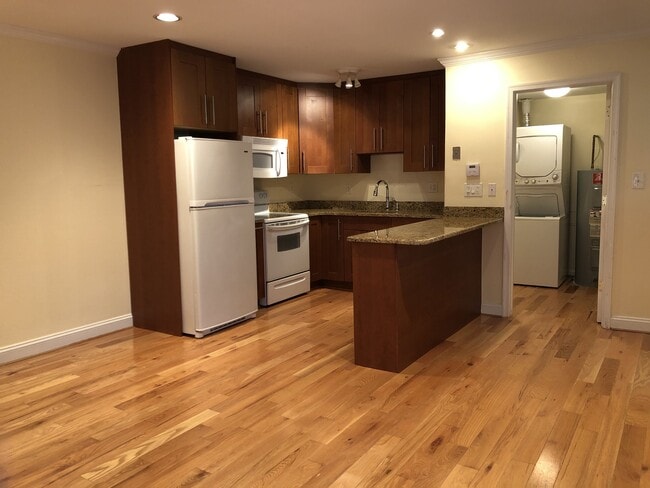 Building Photo - 6644 Hillandale Rd