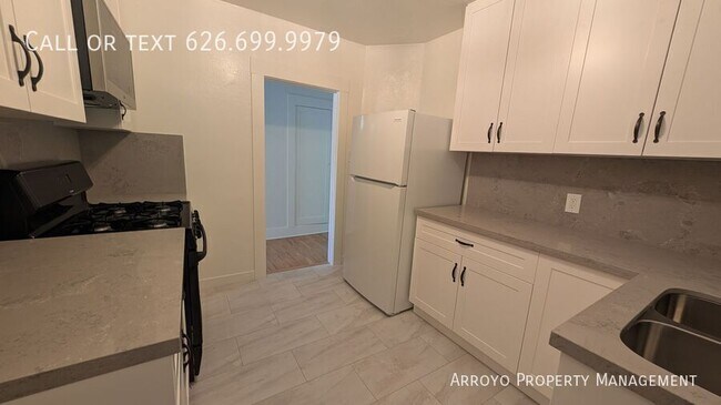 Building Photo - 6307 Aldama St