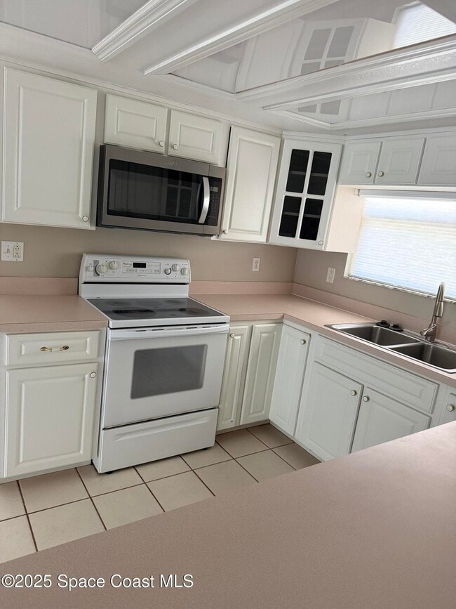 Building Photo - 895 Delano Rd