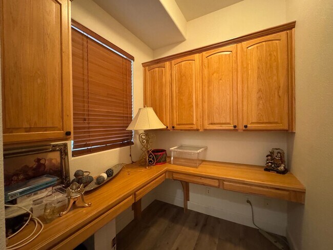 Building Photo - 4 BR Laughlin Ranch Golf Estate Utilities included, Fully furnished on Bullhead Parkway