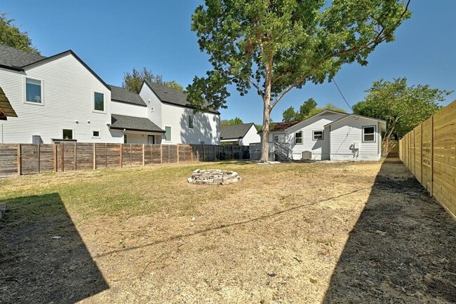 Building Photo - 203 Nelray Blvd