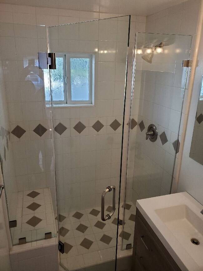 LARGE TILED SHOWER - 10874 National Blvd