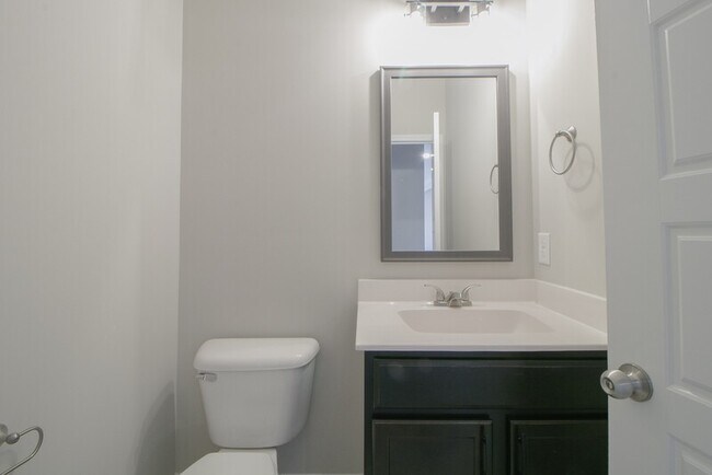 Building Photo - 485 Herman Dr