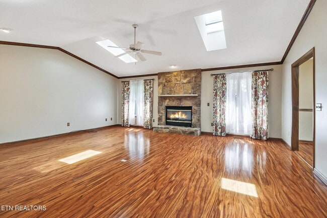 Building Photo - 101 Walden Ridge Dr