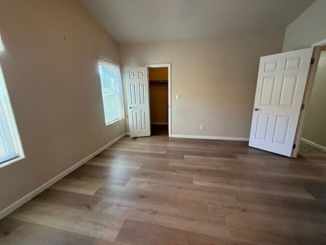 Building Photo - 2 Bed 2 Bath in the wonderful Community of...