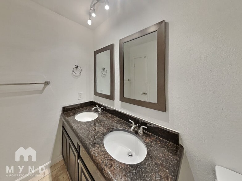 Building Photo - 6639 E Camino Santo