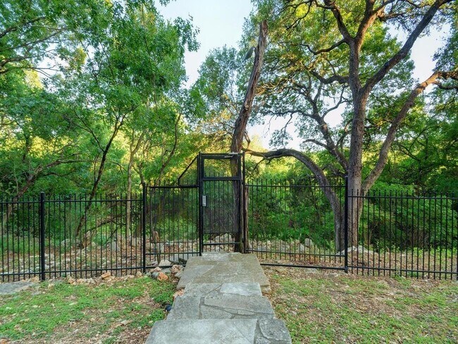 Building Photo - 1701 Spyglass Dr
