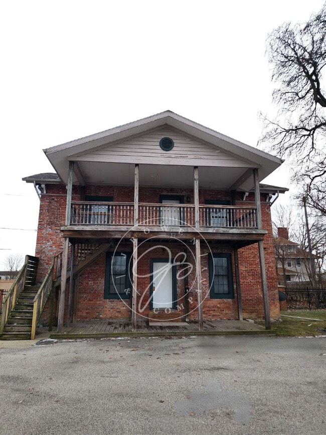 Building Photo - 1026 N Huron St