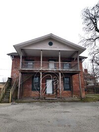 Building Photo - 1026 N Huron St