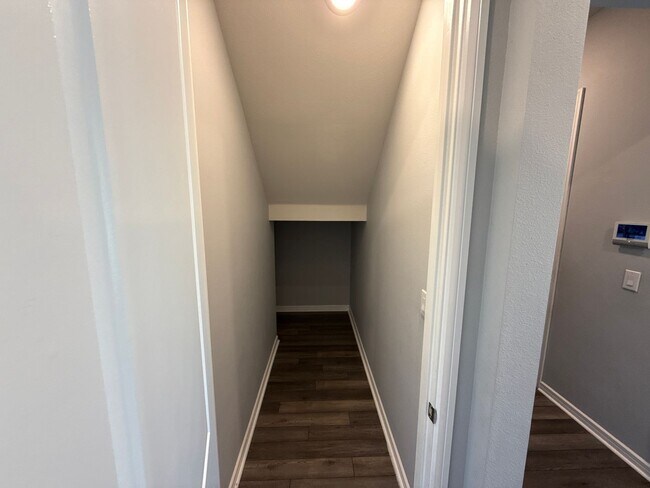 Building Photo - 12970 Brookside Moss Dr