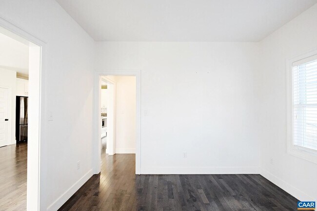 Building Photo - 903 Nassau St