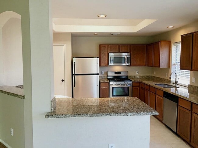 Building Photo - 4935 Linden Pl