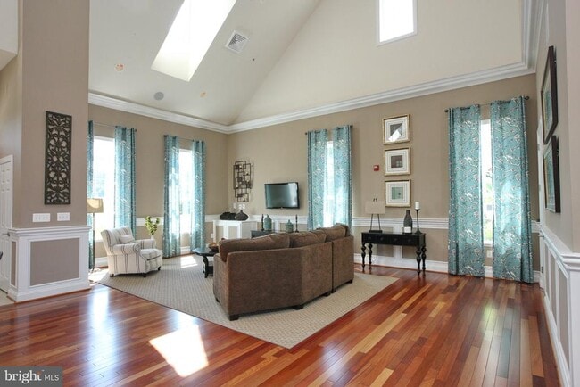 Building Photo - 35 Derby Dr