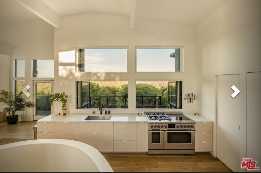 Building Photo - 21960 Cereza Way