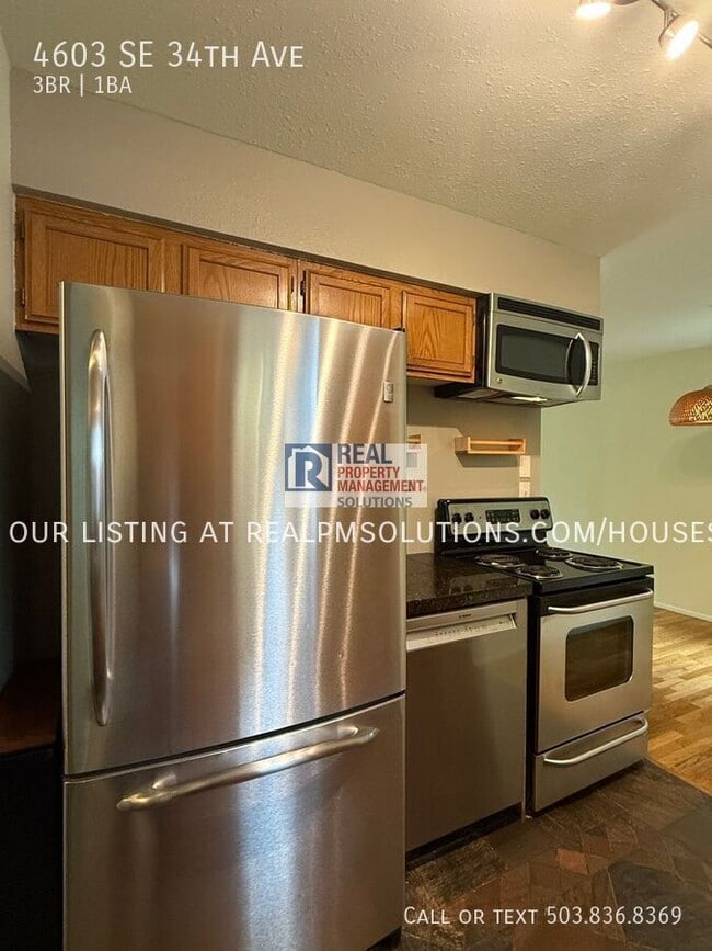 Building Photo - 4603 SE 34th Ave