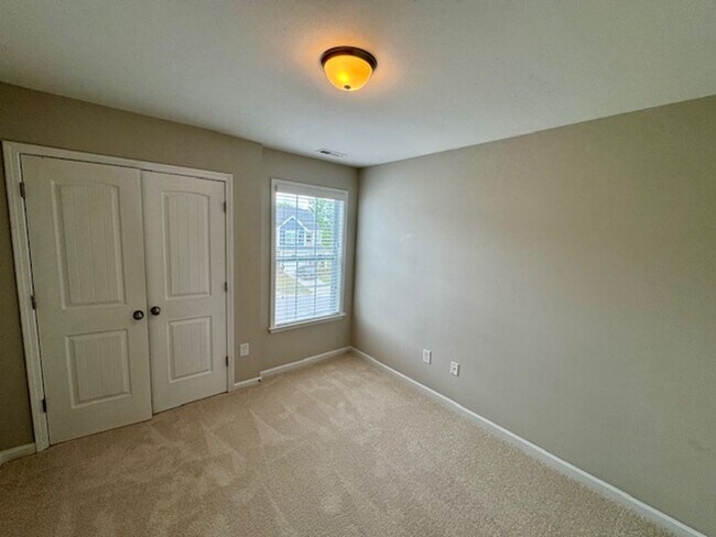 Building Photo - Heather Park Townhomes