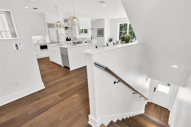 Building Photo - 4116 University Blvd