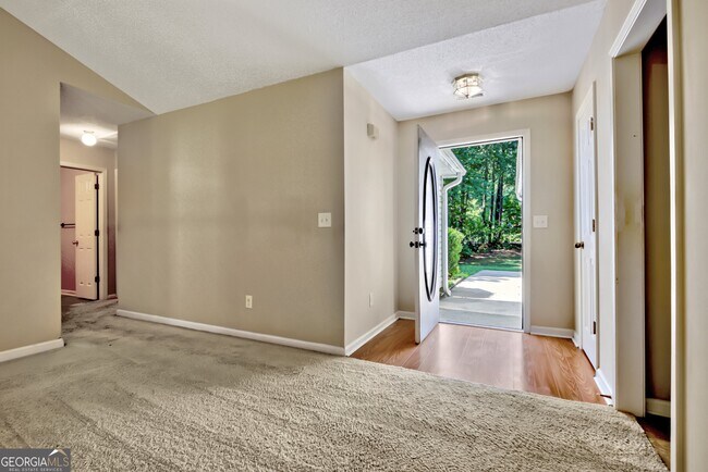 Building Photo - 45 Paces Landing Dr