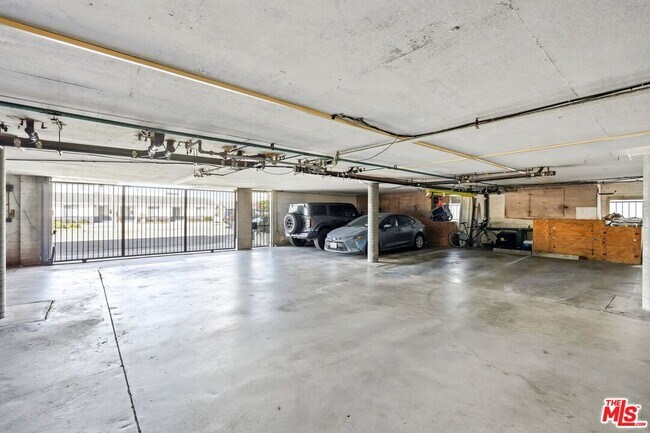 Building Photo - 320 Hermosa Ave