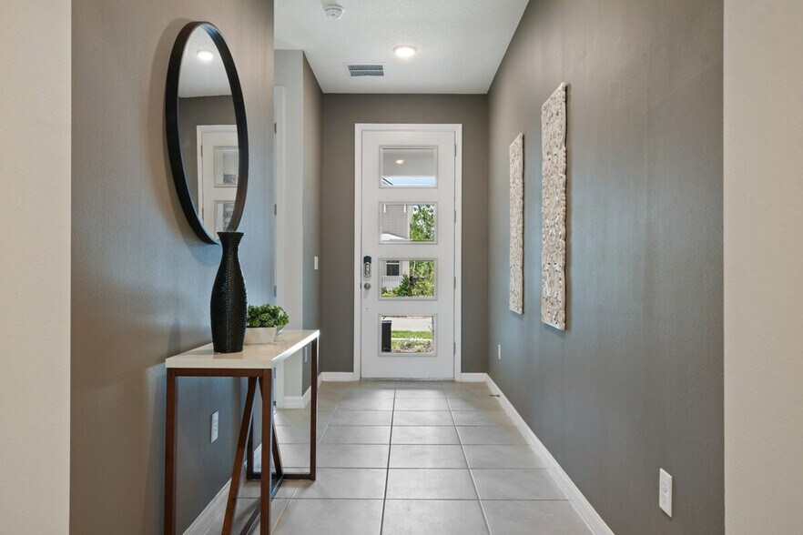 Building Photo - 8950 Coconut Breeze Dr