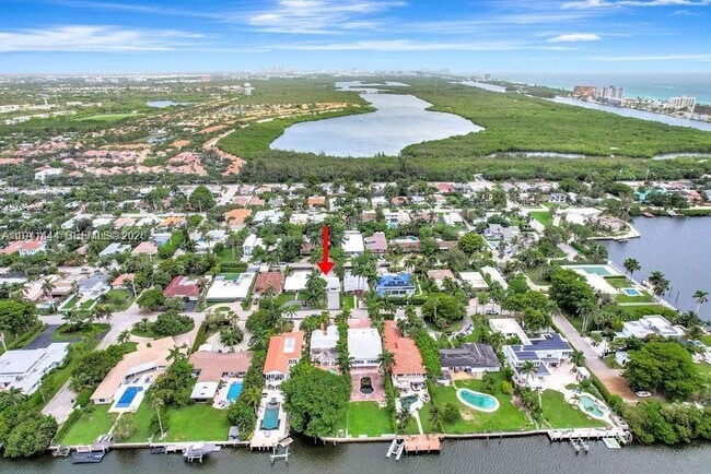 Building Photo - 937 N North Lake Dr