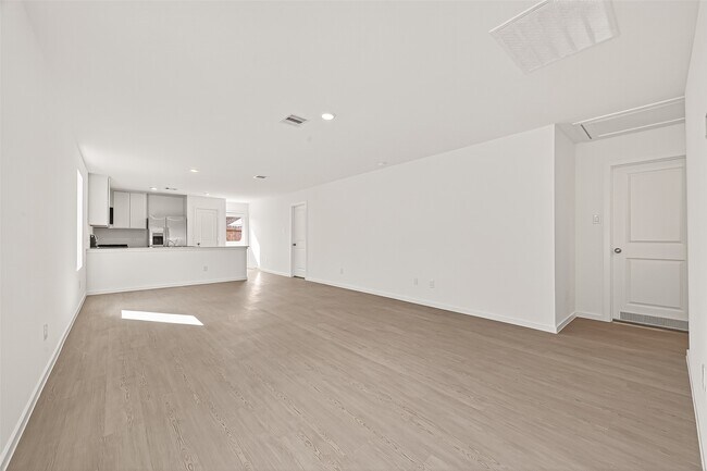 Building Photo - 26923 Dalmatian Bellflower Dr