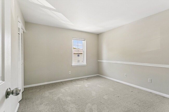 Building Photo - 506 Genneys Way