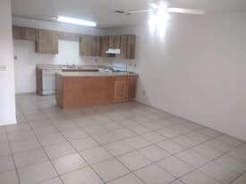 Building Photo - 3670 NE 42nd St