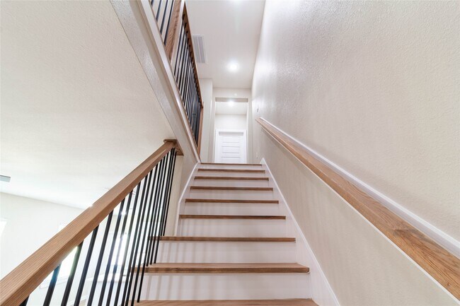 Building Photo - 3555 Noah St