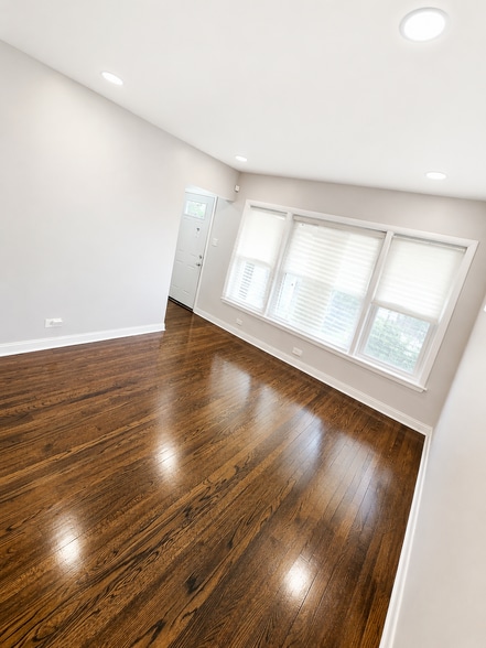 Livingroom - 12552 S Yale Ave