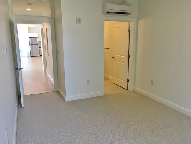 Building Photo - 875 Elm St