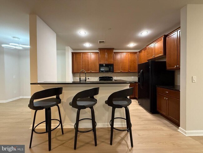 Building Photo - 407 Carson Terrace