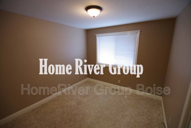 Building Photo - 5358 S Laramie Pl