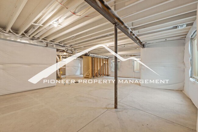 Building Photo - Breathtaking Pikes Peak Views in Desirable Wolf Ranch - 4 bedroom, 3 Full Bath, Office and Loft, ...