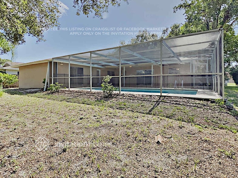 Building Photo - 2989 Kenilwick Dr S