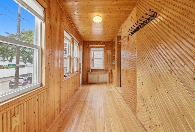 Building Photo - 60 Haines St