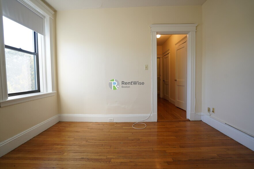 Building Photo - 1152 Commonwealth Ave
