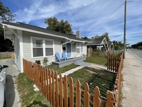 Building Photo - 410 E Floribraska Ave