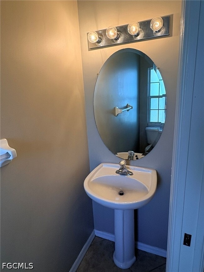 Building Photo - 3643 Pine Oak Cir