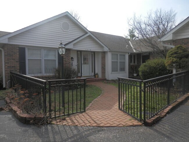 Building Photo - Spectacular 5 Bed 3 Bath With Amazing View Of Number 9 Fairway at CCMO!