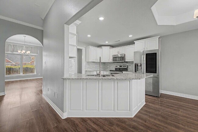 Building Photo - "Discover Your Dream Home: Spacious 4-Bedroom Retreat in Rogers, AR!"